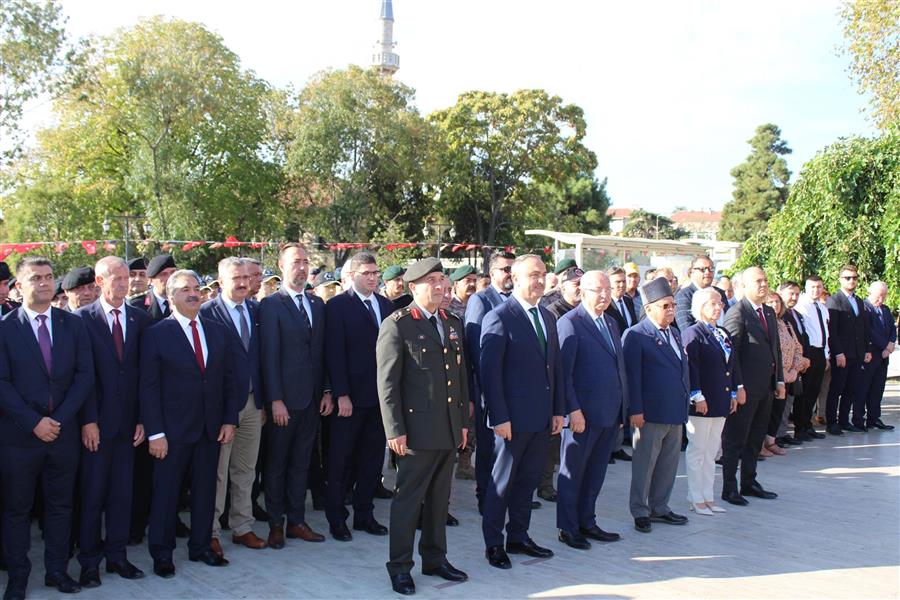 Mustafa Kemal Atatürk'e Gazi Unvanı ve Mareşallik Rütbesi Verilmesinin Yıldönümü ve Gaziler Günü Çelenk Töreni 