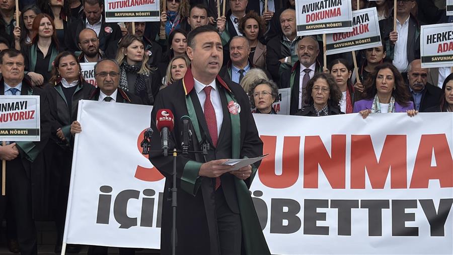 Savunma Nöbetinde Baro Başkanımız Av. Egemen Gürcün Konuşmacı Olarak Yer Aldı