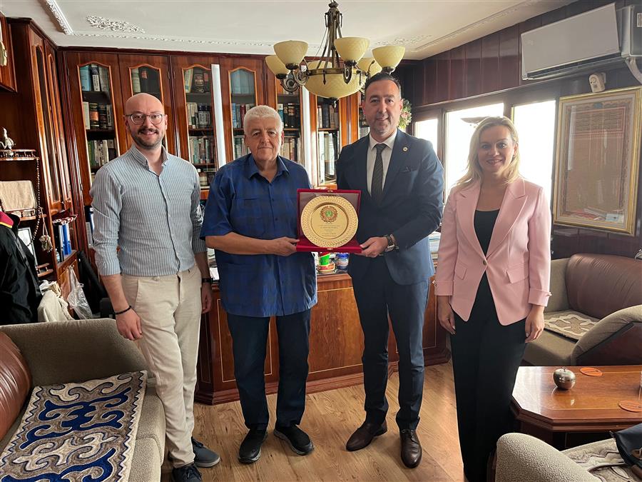 Emekleriyle Mesleğimizi Onurlandıran Meslektaşlarımıza Teşekkürlerimizle